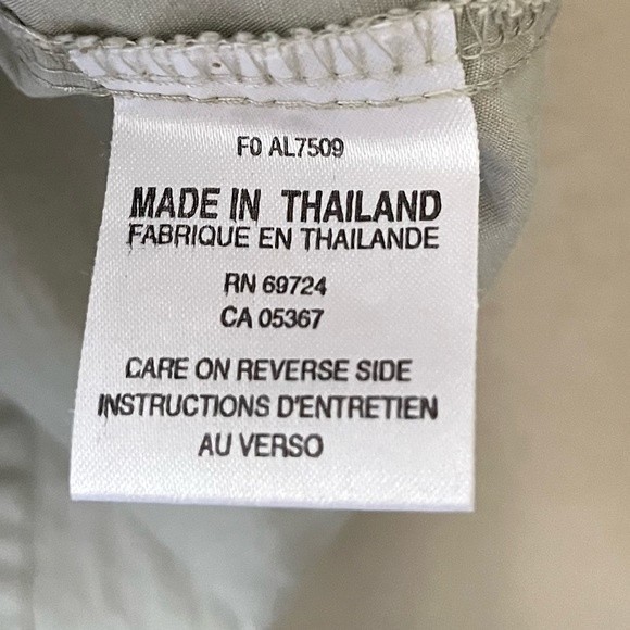 Columbia beige button down shirt with roll tab sleeves GUC size small - Picture 4 of 8